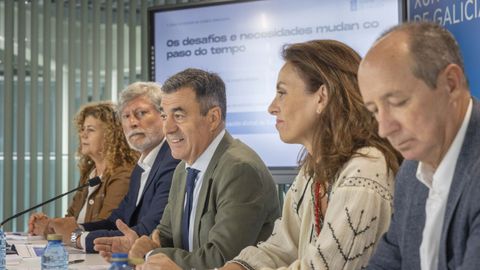 El conselleiro de Educaci�n, Rom�n Rodr�guez, durante la rueda de prensa celebrada este martes.