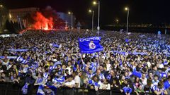 Los aficionados del Deportivo celebrando el ascenso de su equipo