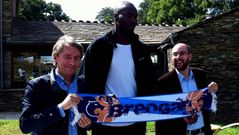 Michel Diouf, entre Julio Gonz�lez y Javier G�mez