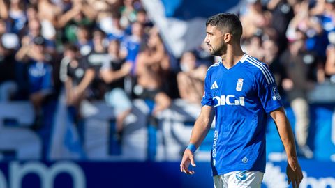 Carlos Pomares, en un partido en el Carlos Tartiere