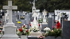 El cementerio lucense de San Froil�n en el d�a de Santos