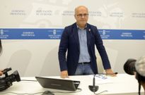 <span lang= es-es >El primero</span>. A diferencia de la cita del pasado a�o, Jos� Manuel Baltar compareci� en solitario para presentar el presupuesto del 2016. En varias ocasiones reiter� que la Diputaci�n de Ourense ser� la primera administraci�n p�blica que aprobar� en septiembre sus partidas del pr�ximo a�o. 