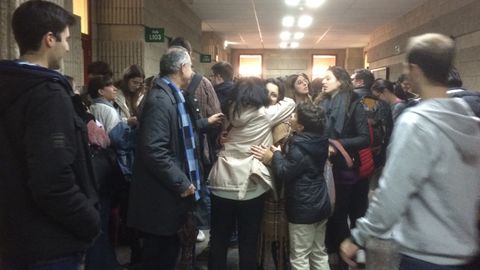 Momentos de emoci�n minutos antes de entrar en las aulas