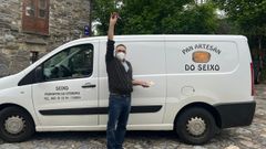 Jos� leva m�is de tres d�cadas facendo o reparto do seu pan tradicional.