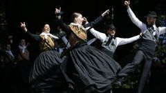 Xacarandaina, nunha actuaci�n durante a romar�a de Santa Margarida, na Coru�a.