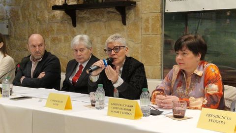 La consejera de Salud, Concepci�n Saavedra, participa en la reuni�n de la Hermandad de Donantes de Asturias.