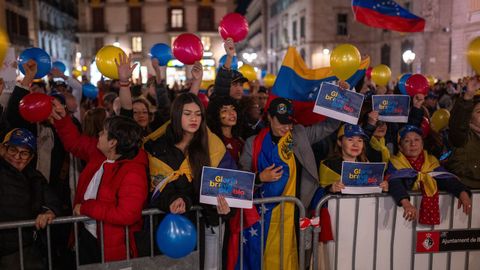 Decenas de personas durante la concentracin contra el rgimen de Nicols Maduro tras su toma de posesin como presidente de Venezuela