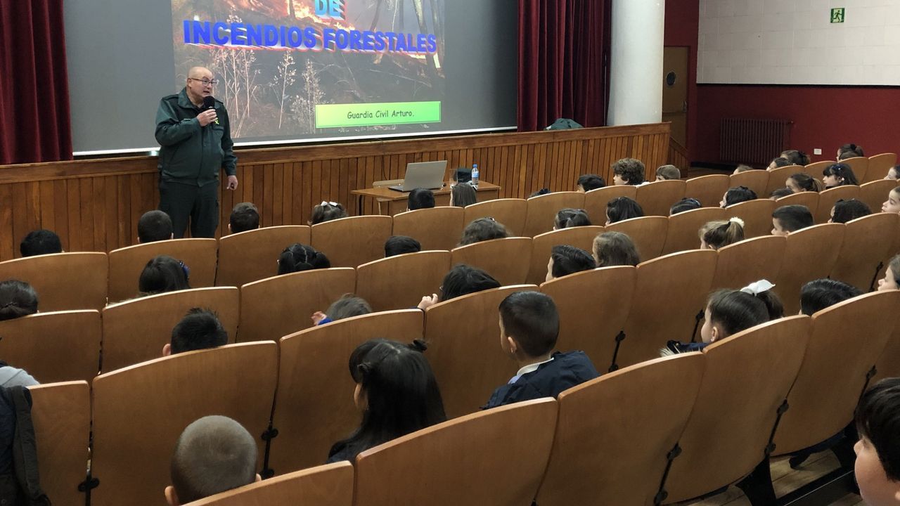 Vuelven a las aulas las charlas de las fuerzas de seguridad