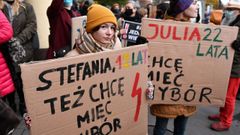 Manifestaciones en Polonia por la muerte de una joven de 22 a�os a la que no se le practic� un aborto