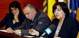 La popular Catalina G�nz�lez, a la derecha de la foto, compareci� durante tres horas y media en un pleno bronco sobre urbanismo.