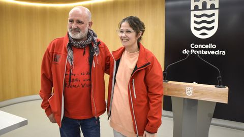 Fran Pérez-Mirás, presidente de Asampo, y la concejala de Deportes, Anabel Gulías, este lunes en el Concello, durante la presentación de la Pontevedrada