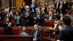 Algo se rompi el lunes. No podemos seguir. Eso afirm ayer el presidente Torra en alusin a ERC despus de que viese que los republicanos le retiraron su apoyo incondicional y lo dejaron sin escao en el Parlamento cataln para no desobedecer a la Justicia. 