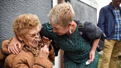 Una manifestaci�n vecinal logra expulsar a unos okupas de la casa de una anciana