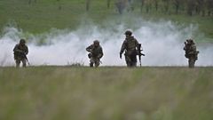 Soldados ucranianos entrenan en la regi�nde Zaporiya.