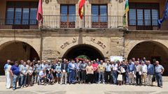 Foto de grupo tras la asamblea general de la AMCS y la renovaci�n de la junta directiva