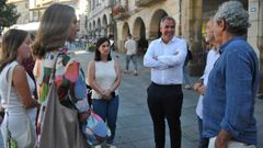 Rafa Dom�nguez y Silvia Junco se reunieron con vecinos y comerciantes de A Ferrer�a, en Pontevedra