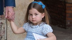 Por qu la princesa Charlotte parece que lleva siempre el mismo vestido