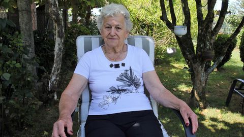 Carmen Loureiro. 81 a�os. Naci� y vive en Bai�n (Vilanova). Labradora y ama de casa