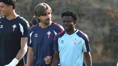 El jugador del Celta Fortuna Bernard Somuah, en un entrenamiento.