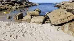 Imagen de archivo de la playa de Ril, en Burela, en la que el Concello desaconseja el ba�o en este momento