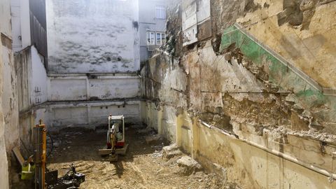 En el interior solo se han conservado los muros medianeros que separaban los tres edificios, todo lo dem�s se construir� de cero