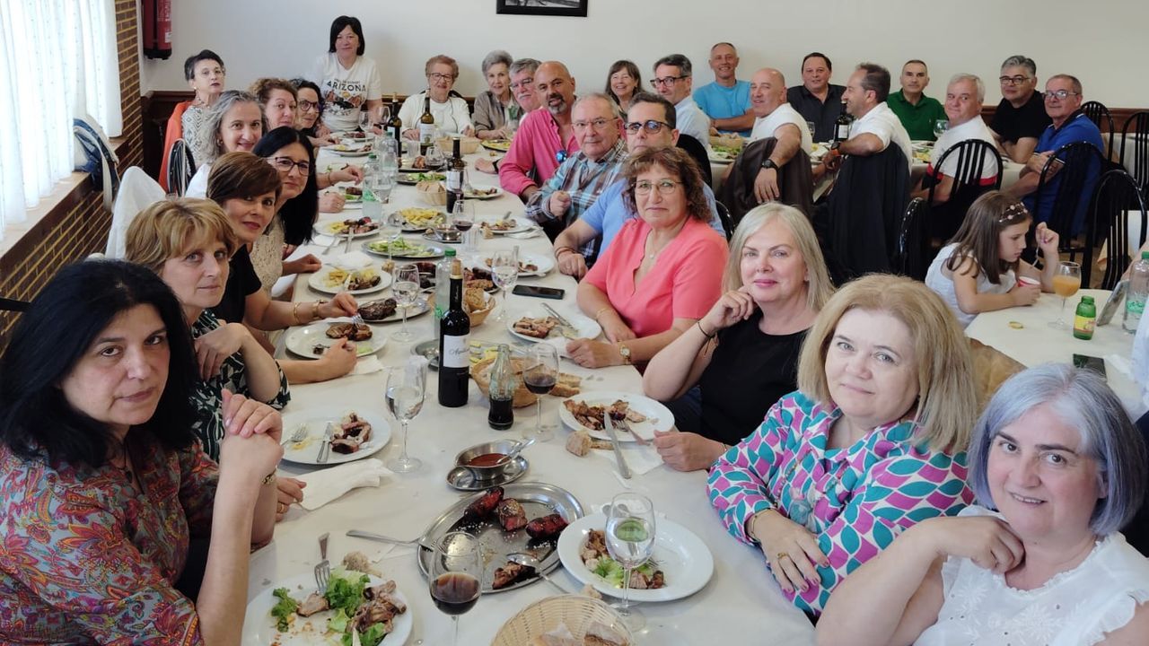 Los del 83 del antiguo Eugenio López de Cee se reunieron después de 40 años