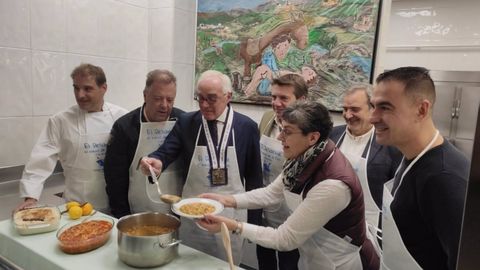 Men� del Desarme en la Cocina Econ�mica de Oviedo