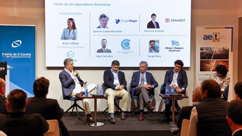 puerto.Expertos en log�stica y alimentaci�n. De izquierda a derecha, Iago Carrasco, Jorge Rico, Ignacio L�pez-Bachiller, Patricio Erhardt y Ana Ulloa ayer, en el encuentro celebrado en el Club C�mara Noroeste, con la Autoridad Portuaria y la Asociaci�n Espa�ola del Transporte