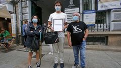Miembros de la plataforma vecinal Monte Porreiro quere avanzar, en el Concello de Pontevedra