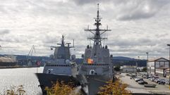 Las fragatas canadiense y noruega, ayer en el Arsenal