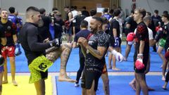 Sesin abierta de capoeira dentro del seminario que imparte Joel El Fenmeno, luchador profesional de la UFC