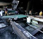 <span lang= es-es >Dos tragedias en plena Navidad</span>. El 24 de diciembre del 2011, un vecino de Cambados perd�a la vida en la circunvalaci�n sur de Vilagarc�a, muy cerca del acceso al hospital, al chocar con un cami�n; tres a�os antes la nave de Astilleros Acha en Ribadumia ard�a por completo a la una y media de la madrugada del d�a de Navidad. 