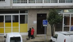 Las personas con dificultades de movilidad o discapacidad tienen complicado acceder a la oficina.