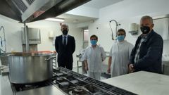 Representantes de Caixabank en el comedor de San Froil�n