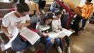 En la imagen de archivo, alumnos de selectividad en la pasada convocatoria de junio. La CIUG intentar� reducir al m�ximo las posibilidades de aglomeraci�n este a�o