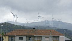Imagen de archivo de un parque e�lico en el municipio de Nogueira de Ramu�n