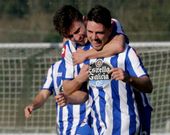 �lex P�rez celebra la consecuci�n del primer gol. 