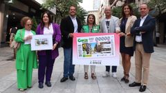 En la presentacin estuvieron representantes de la ONCE y del Concello de Ourense. 