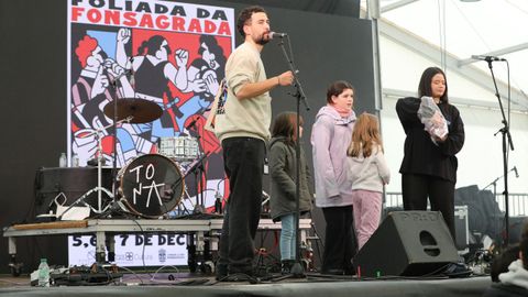 A foliada contin�a este domingo