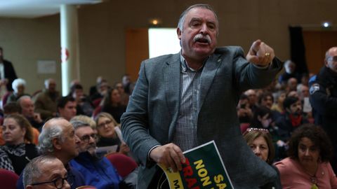 Garca Seoane se levant en un momento del pleno para increpar a sus antiguos concejales.