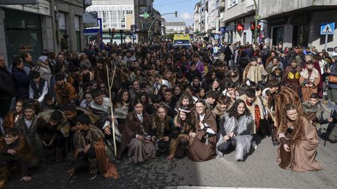 El multitudinario desfile escolar de entroido de Xinzo llen las calles del municipio