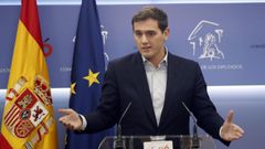 El presidente de Ciudadanos, Albert Rivera, durante la rueda de prensa que ha ofrecido hoy en el Congreso de los Diputados