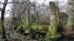 Un recorrido por la aldea abandonada de Mato, en Noia