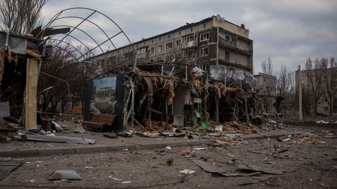 Edificio arrasado por la artiller�a rusa en Bajmut