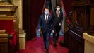 El presidente catal�n, Pere Aragon�s, y el vicepresidente de la Generalitat, Jordi Puigner�, ayer, a su llegada al debate de Pol�tica General.