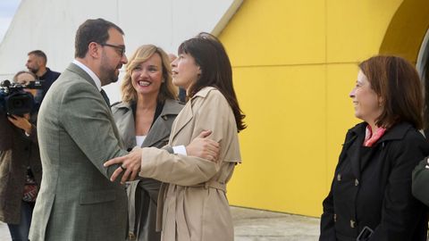  Las ministras de Igualdad, Ana Redondo (d), y Educacin, Pilar Alegra, y el presidente del Principado, Adrin Barbn, inauguran este viernes en el Centro Niemyer de Avils el 'Encuentro Internacional de Coeducacin: Igualdad en la coeducacin, igualdad en la vida'. Junto a ellos, Adriana Lastra