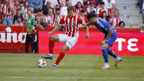 Derbi asturiano entre el Real Sporting de Gijon y el Real Oviedo en El Molin�n