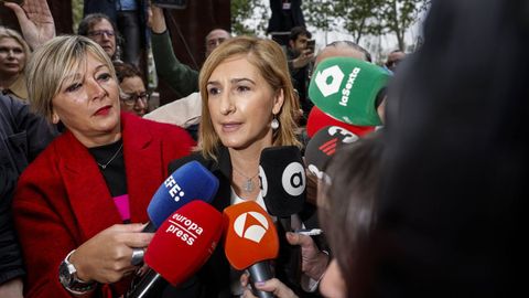 La exconsejera de Justicia e Interior, Salomé Pradas, antes de declarar como investigada en la Ciudad de la Justicia de Valencia, el 11 de abril.