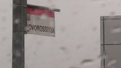 Cartel de la calle Novorossiysk, en Gijón, en homenaje al hermanamiento con la ciudad rusa de Novorossiysk