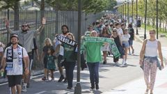 Corteo racinguista antes del Racing-Villarreal B.